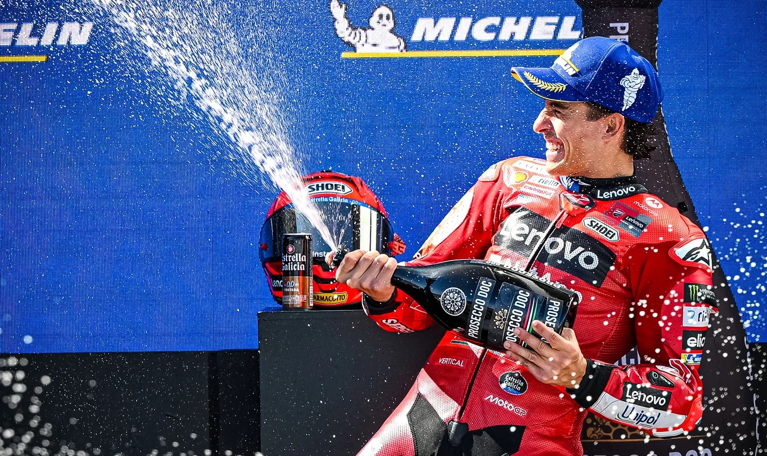 Márquez supera a Acosta y Bezzecchi para extender su racha invicta