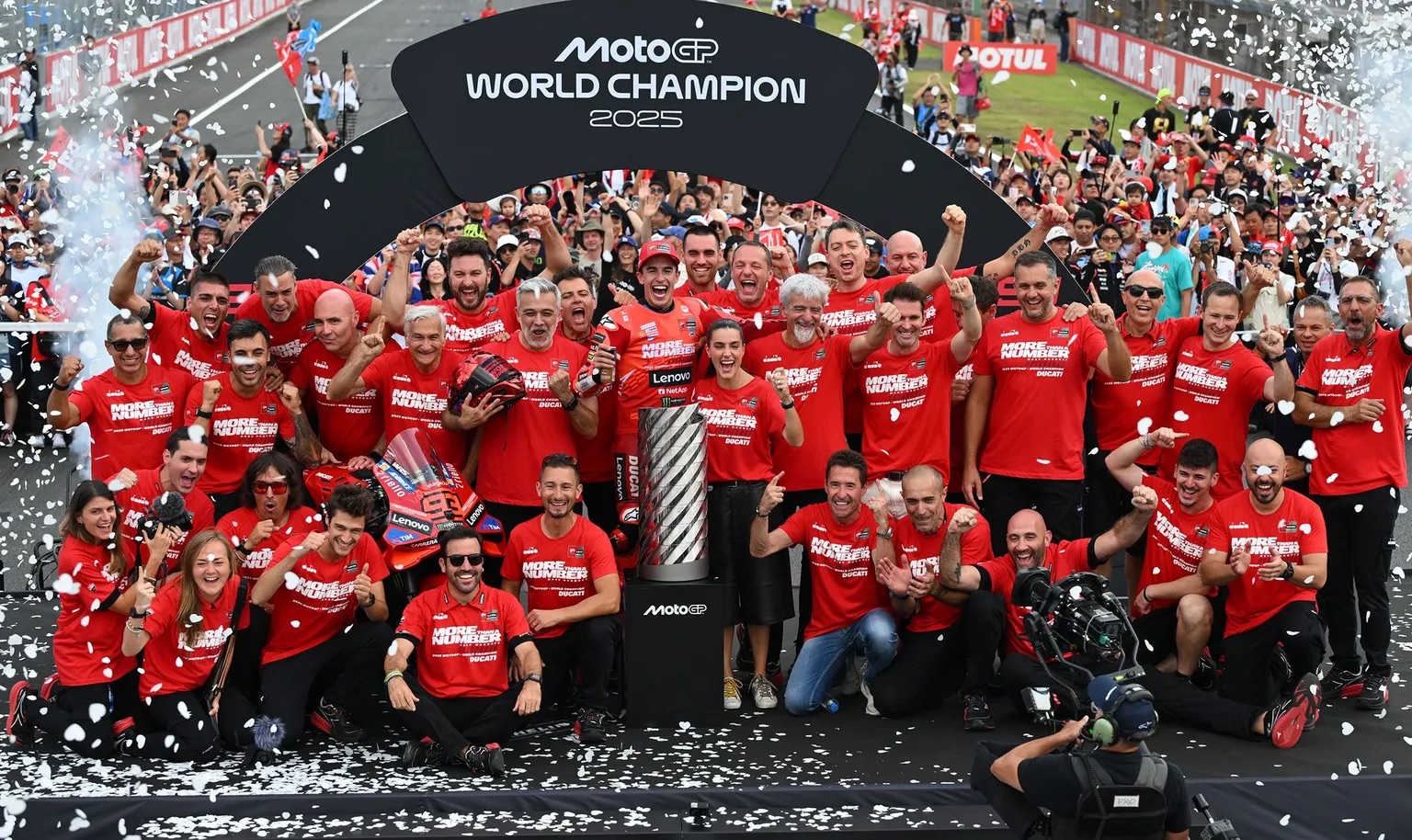 Presentamos: Marc Márquez, Campeón del Mundo de MotoGP 2025