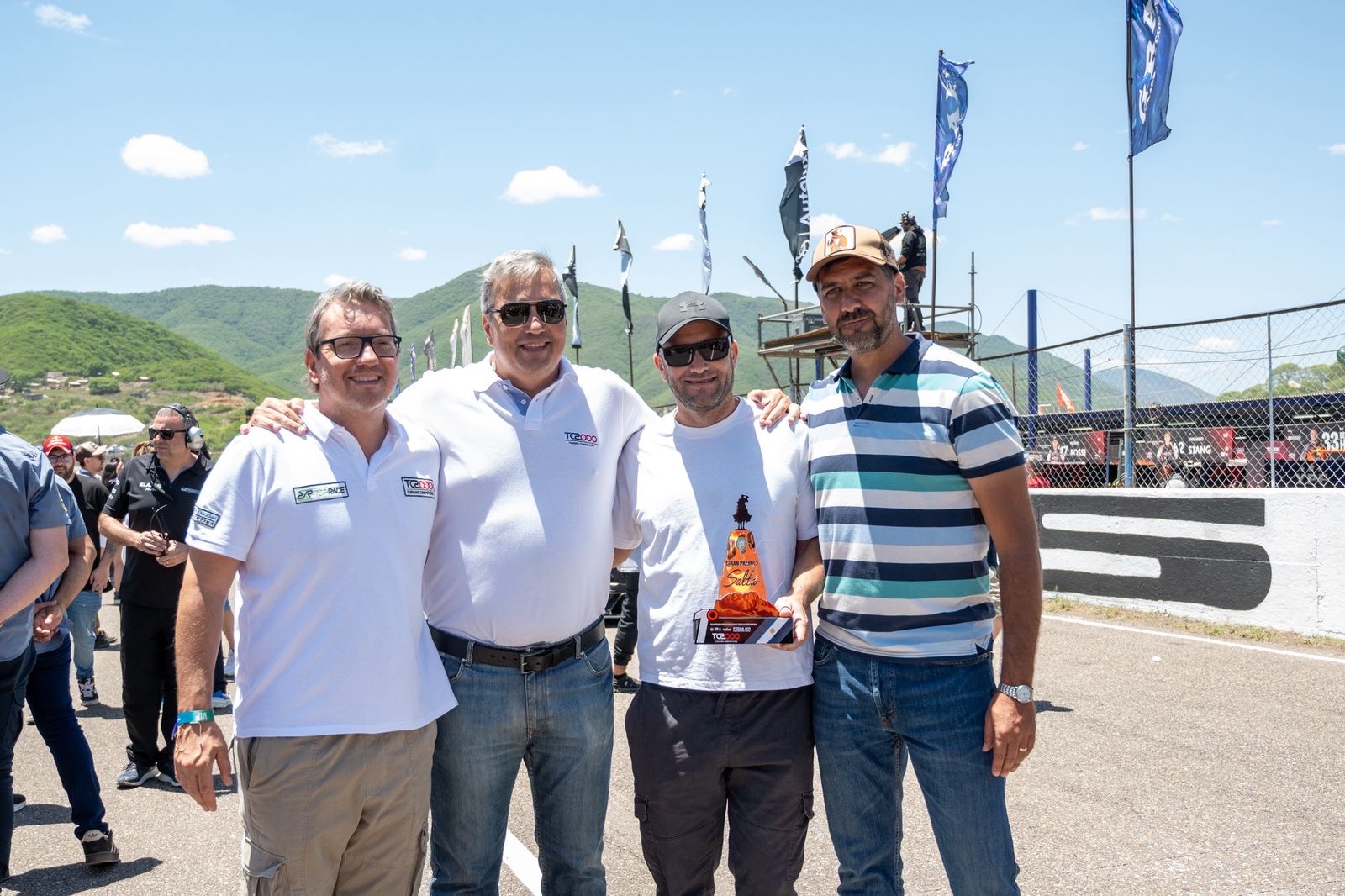 SALTA ESCRIBIÓ UNA PÁGINA HISTÓRICA: EL TC2000 VOLVIÓ AL MARTÍN MIGUEL DE GÜEMES Y MÁS DE 30.000 PERSONAS COLMARON EL AUTÓDROMO