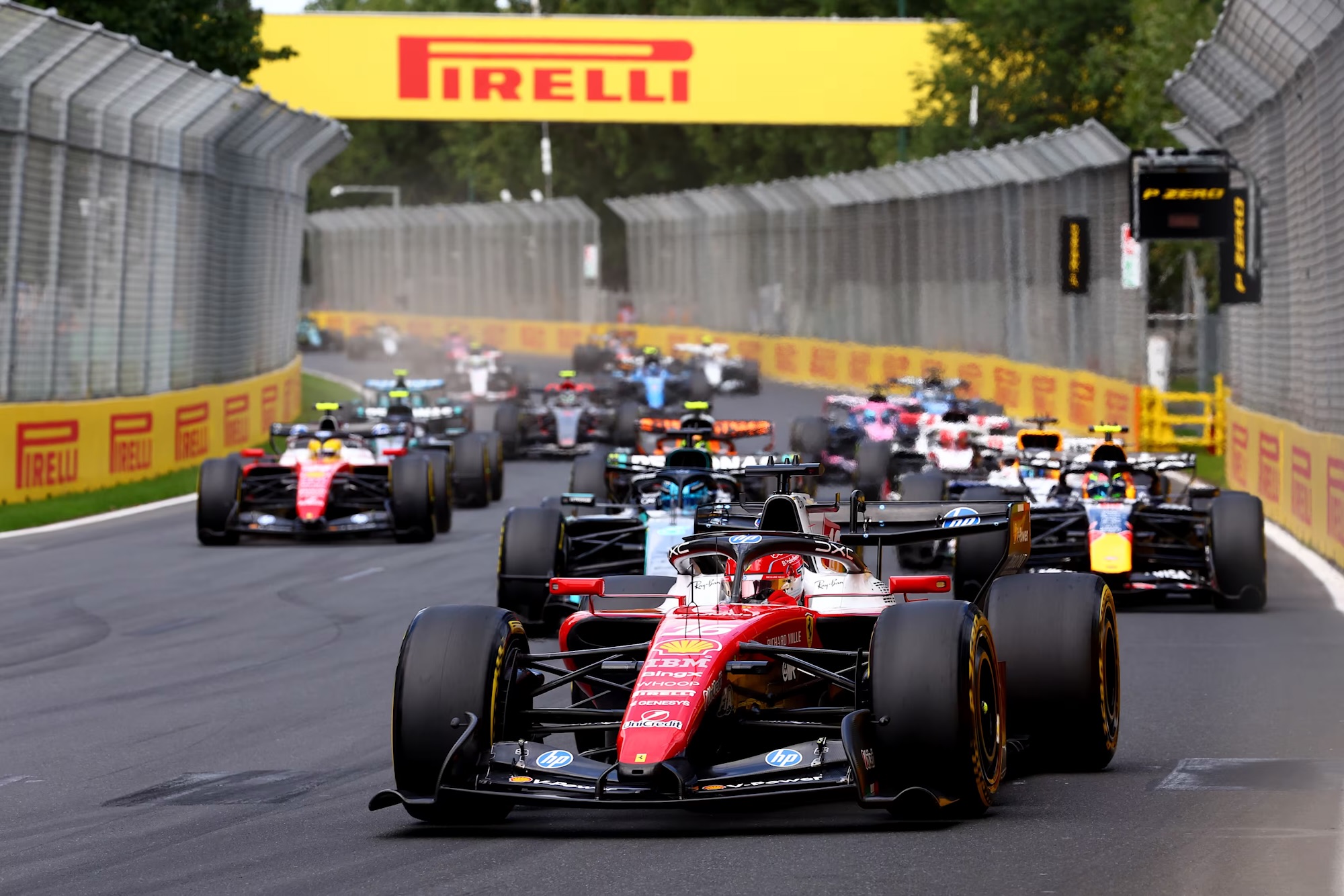 AUSTRALIA: los momentos clave del GP donde Mercedes empezó perfecto y Piastri abandonó antes de largar